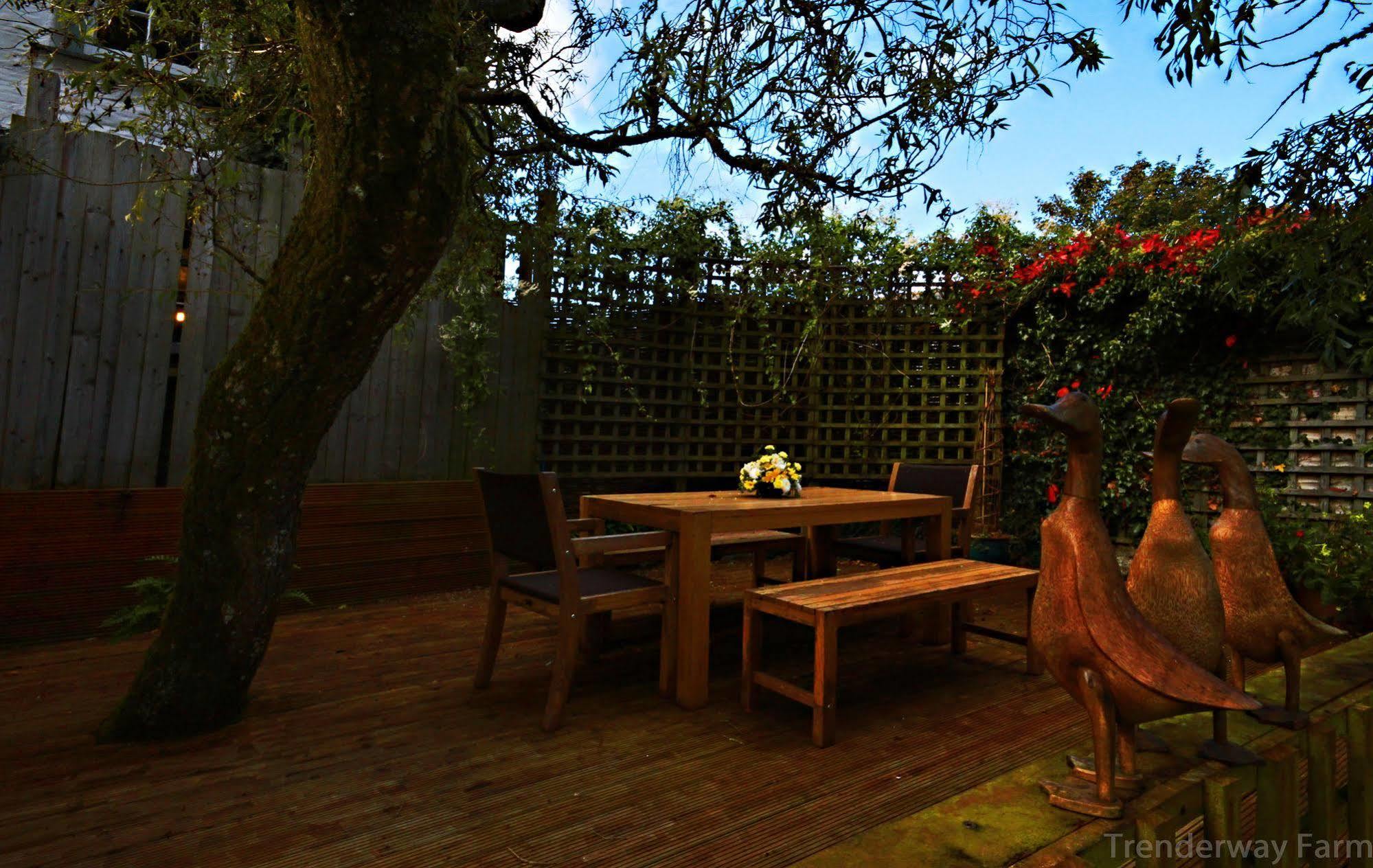 Bed and Breakfast Trenderway Farm Лоо Екстер'єр фото
